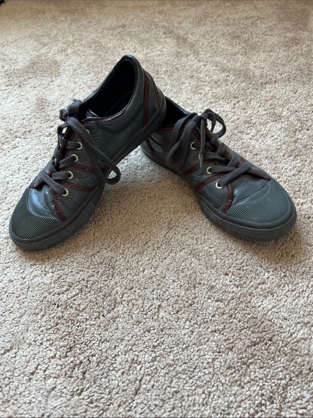 Vintage D&G Dolce & Gabbana Gray Leather Sneakers with Burgundy Accents